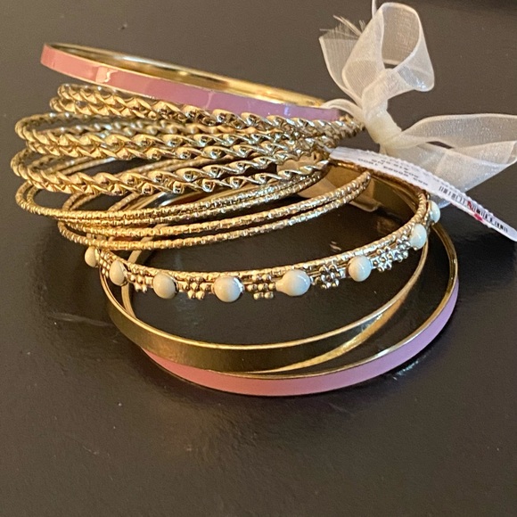 NWT!  NY&Co Gold Bangles - Picture 4 of 8